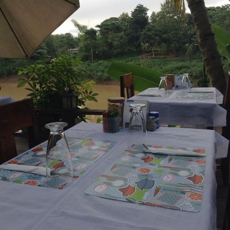 לואנג פרבאנג Riverside Guesthouse מראה חיצוני תמונה